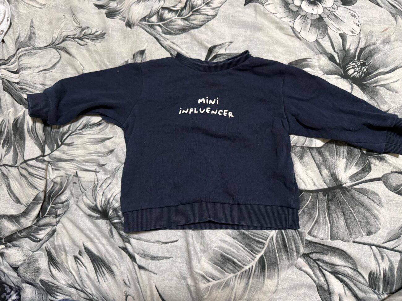 Tee shirt manche longue ( 6 à 9 mois )