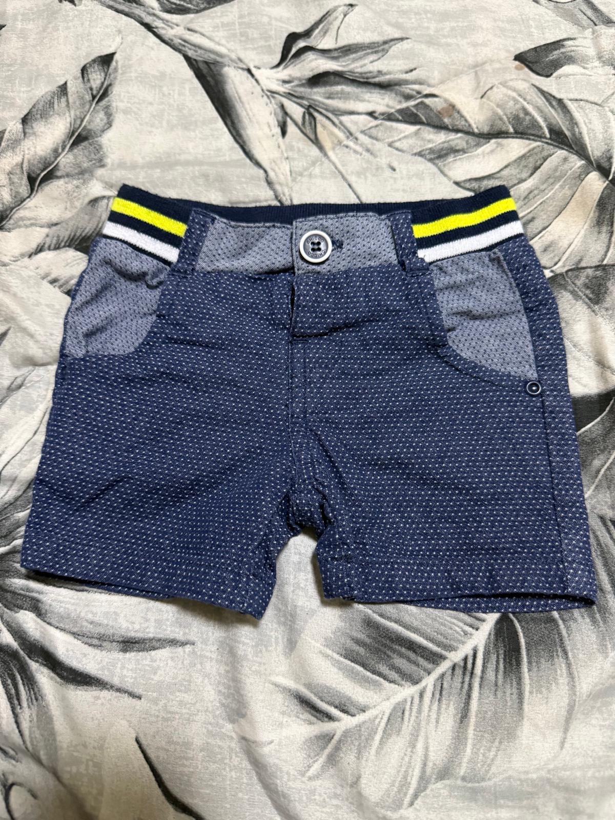 Short bébé ( 6 mois )