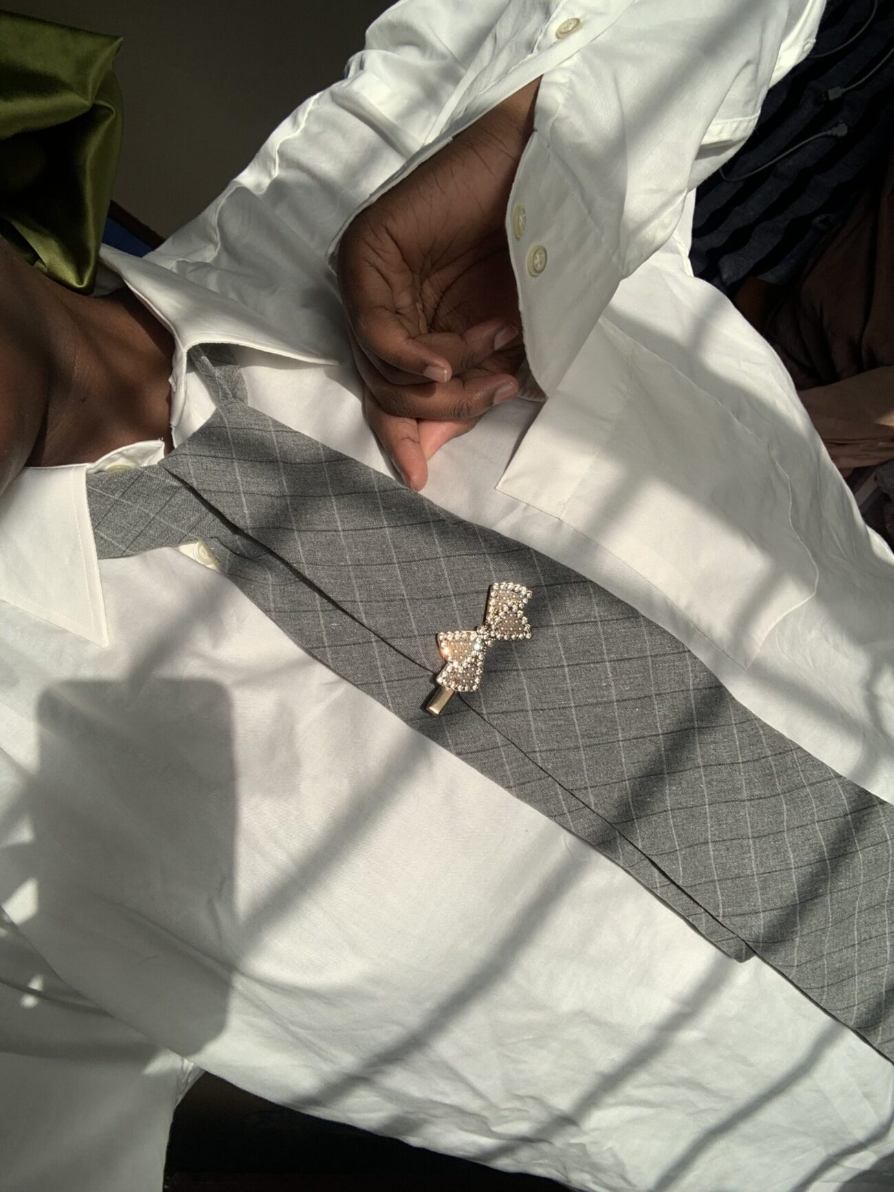 Chemise Blanc et cravate pour femme – Image 3
