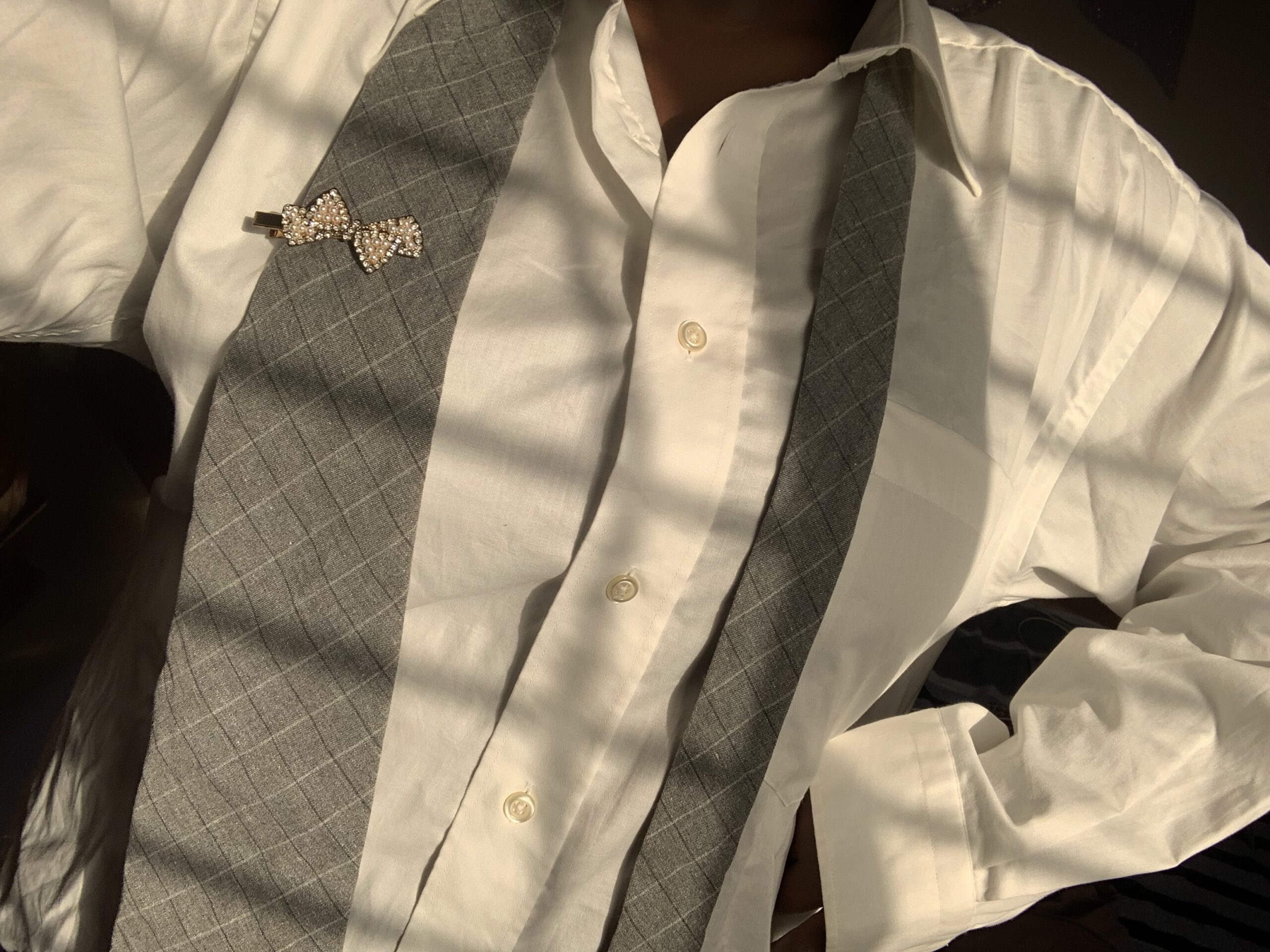 Chemise Blanc et cravate pour femme