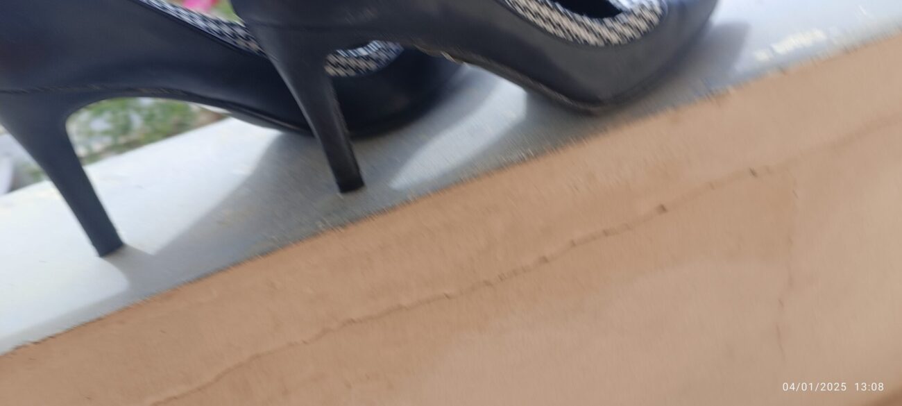 Escarpin noir avec motif moderne t 39